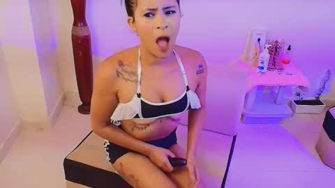 Snapshot of natty_reyes2004 chatting on 10-09-25, 06:28 NATALY.. online show from 10-09-25, 06:28