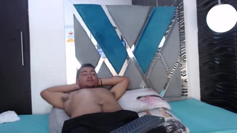 Naty-Maxx online show from 12-13-25, 08:04