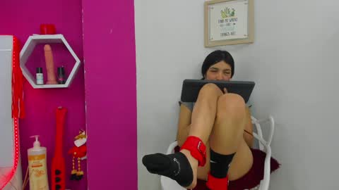 Snapshot of naty_dubois chatting on 12-02-24, 05:15 Naty online show from 12-02-24, 05:15