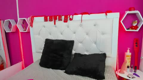 Snapshot of naty_dubois chatting on 12-05-24, 06:43 Naty online show from 12-05-24, 06:43