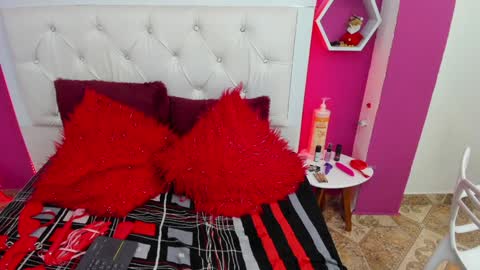 Snapshot of naty_dubois chatting on 12-12-24, 03:37 Naty online show from 12-12-24, 03:37