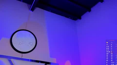 Naty Saenz online show from 12-22-25, 09:50