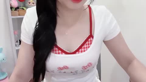 Snapshot of natycutiegirl chatting on 06-19-26, 02:16 Kiki online show from 06-19-26, 02:16