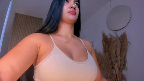 Snapshot of natyferrer chatting on 10-18-25, 11:00 Naty Ferrer online show from 10-18-25, 11:00