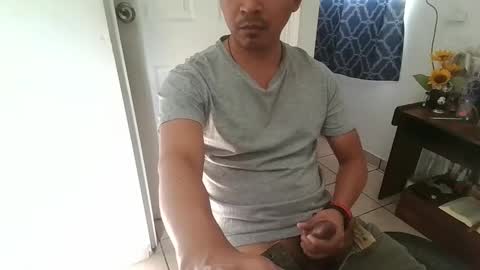 Snapshot of natzu89 chatting on 02-14-25, 02:23 Natzu89 online show from 02-14-25, 02:23