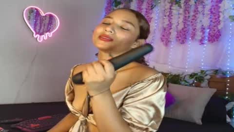 Snapshot of natzurit chatting on 11-04-25, 05:45 Natzu online show from 11-04-25, 05:45