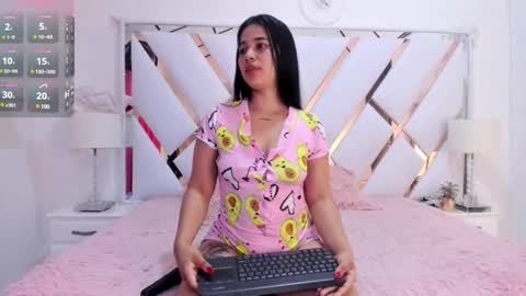 Snapshot of naughty__sara chatting on 03-04-25, 11:51 SARA online show from 03-04-25, 11:51