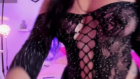 Snapshot of naughty__sara chatting on 10-25-25, 11:40 SARA online show from 10-25-25, 11:40