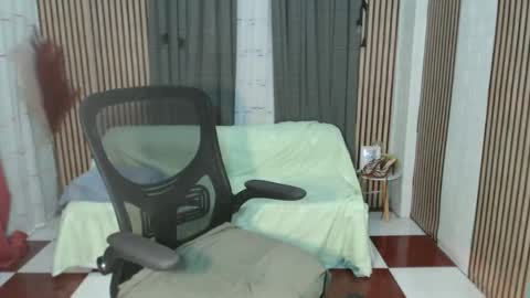 Snapshot of naughty_alice08 chatting on 02-24-25, 04:05 Jelay online show from 02-24-25, 04:05