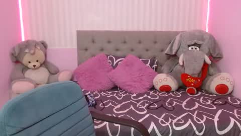 Zoe online show from 02-11-25, 06:55