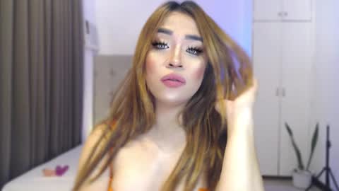 Snapshot of naughty_dreamerxxx chatting on 06-08-26, 03:34 Queen Jess online show from 06-08-26, 03:34