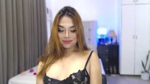 Snapshot of naughty_dreamerxxx chatting on 06-13-26, 12:41 Queen Jess online show from 06-13-26, 12:41