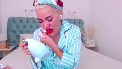 Maria  online show from 10-08-25, 11:41