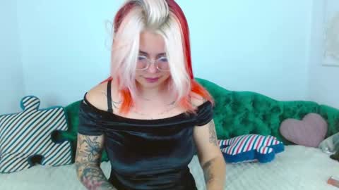 Maria  online show from 11-17-25, 08:47