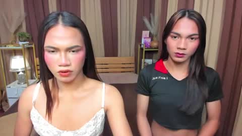 Snapshot of naughty_leigh chatting on 04-23-26, 01:46 LEIGH online show from 04-23-26, 01:46
