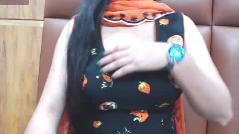 Snapshot of naughty_love489696 chatting on 07-09-26, 06:01 riya online show from 07-09-26, 06:01