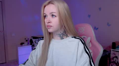 Mable online show from 04-19-26, 01:16