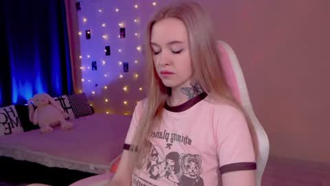 Snapshot of naughty_mablee chatting on 06-20-26, 12:58 Mable online show from 06-20-26, 12:58