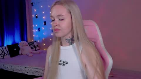 Snapshot of naughty_mablee chatting on 07-14-26, 02:05 Mable online show from 07-14-26, 02:05