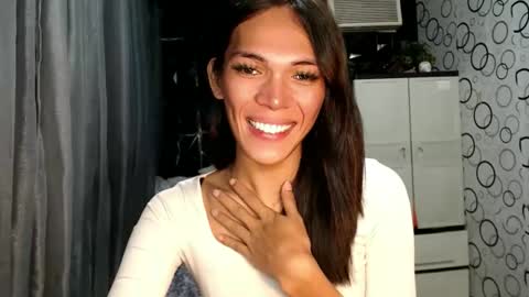 Snapshot of naughty_princess24 chatting on 05-31-26, 06:09 Ariela online show from 05-31-26, 06:09