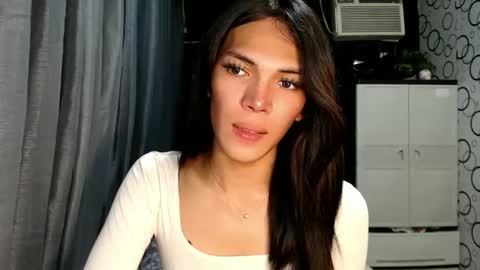 Snapshot of naughty_princess24 chatting on 06-01-26, 06:15 Ariela online show from 06-01-26, 06:15