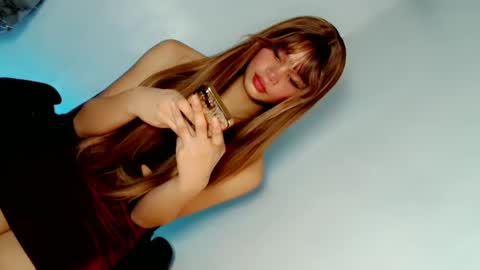 Snapshot of naughtybella_ chatting on 01-15-25, 12:51 bella online show from 01-15-25, 12:51