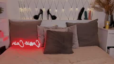 Snapshot of naughtycasssy chatting on 06-25-26, 11:48 Cassy online show from 06-25-26, 11:48