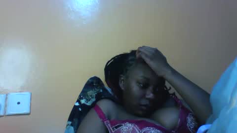 Snapshot of naughtygee100 chatting on 11-14-25, 12:53 Shee online show from 11-14-25, 12:53