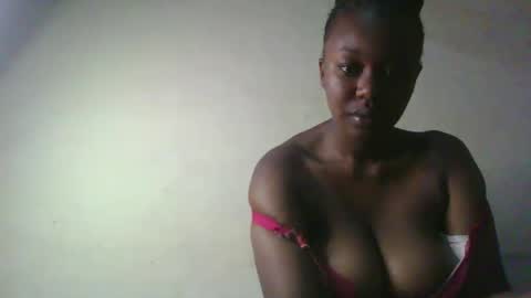 Snapshot of naughtygee100 chatting on 02-11-26, 09:31 Shee online show from 02-11-26, 09:31