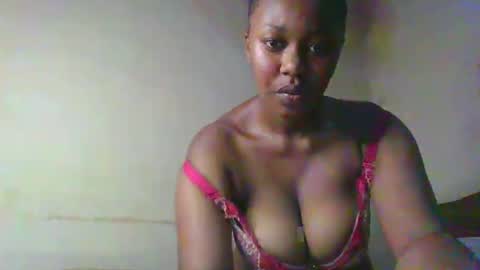 Snapshot of naughtygee100 chatting on 02-15-26, 06:04 Shee online show from 02-15-26, 06:04