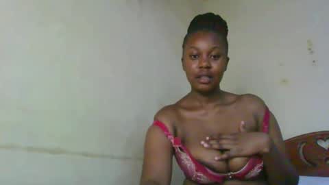 Snapshot of naughtygee100 chatting on 02-18-26, 01:18 Shee online show from 02-18-26, 01:18
