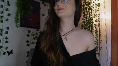 Snapshot of naughtyhomemade17 chatting on 02-04-25, 12:22 Mya Alexya online show from 02-04-25, 12:22