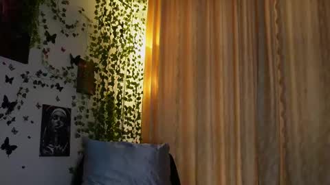 Snapshot of naughtyhomemade17 chatting on 03-03-25, 11:22 Mya Alexya online show from 03-03-25, 11:22