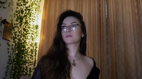 Snapshot of naughtyhomemade17 chatting on 03-08-25, 10:43 Mya Alexya online show from 03-08-25, 10:43