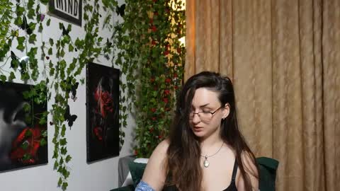 Snapshot of naughtyhomemade17 chatting on 10-10-25, 06:51 Mya Alexya online show from 10-10-25, 06:51