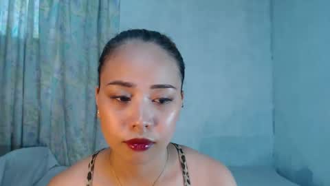 Snapshot of naughtyhotsexyjean chatting on 06-25-26, 05:12 miss jean online show from 06-25-26, 05:12