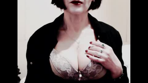 Jenny online show from 04-17-26, 03:09