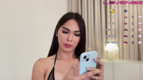 Snapshot of naughtymartinaxxx chatting on 01-31-25, 11:13 Martina online show from 01-31-25, 11:13