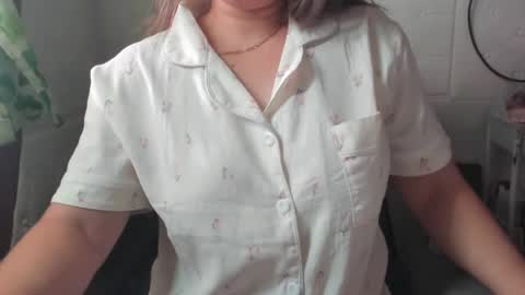 Snapshot of naughtymhavz chatting on 06-15-26, 11:18 marvie mhavz online show from 06-15-26, 11:18