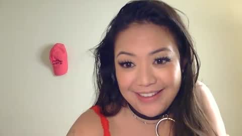 Snapshot of naughtymisslux chatting on 12-25-24, 05:26 naughtymisslux online show from 12-25-24, 05:26