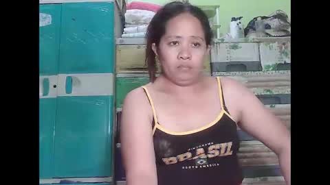 Snapshot of naughtymom26 chatting on 04-11-26, 02:27 naughtymom26 online show from 04-11-26, 02:27
