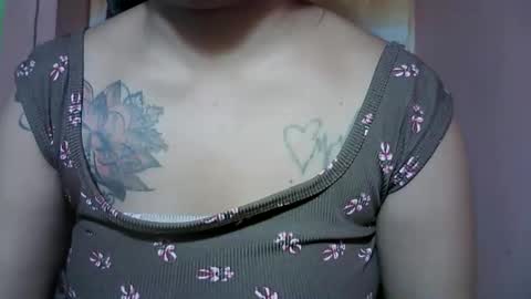 naughtymom_33 online show from 11-25-25, 05:51