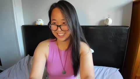 Gigi Chu  online show from 10-24-25, 09:49