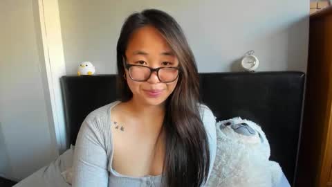 Gigi Chu  online show from 11-02-25, 03:03