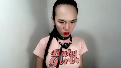 Snapshot of naughtypetiteangel chatting on 11-17-25, 08:25 naughtypetiteangel online show from 11-17-25, 08:25