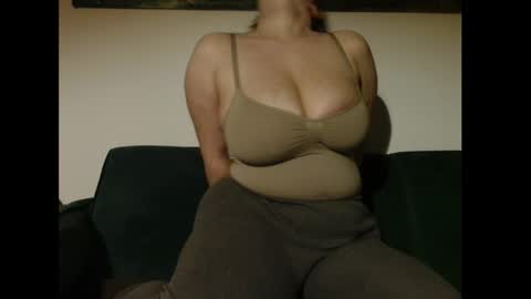 Snapshot of naughtyrapunzel7 chatting on 01-10-26, 11:31 Ella - Naughty Rapunzel online show from 01-10-26, 11:31