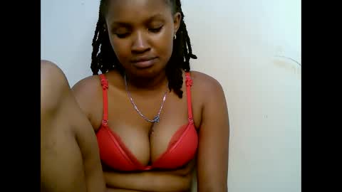 Snapshot of naughtysammur25 chatting on 09-21-25, 05:03 naughtyqueen online show from 09-21-25, 05:03