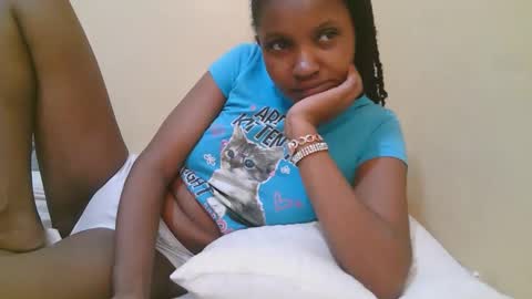 Snapshot of naughtysammur25 chatting on 10-08-25, 02:09 naughtyqueen online show from 10-08-25, 02:09