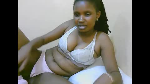 Snapshot of naughtysammur25 chatting on 10-11-25, 10:30 naughtyqueen online show from 10-11-25, 10:30