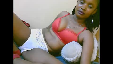 Snapshot of naughtysammur25 chatting on 10-28-25, 11:18 naughtyqueen online show from 10-28-25, 11:18